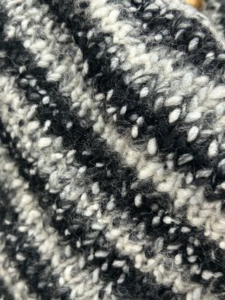 Bufanda de punto rayas blanco y negro