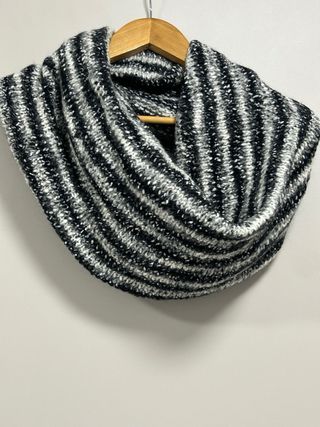 Bufanda de punto rayas blanco y negro