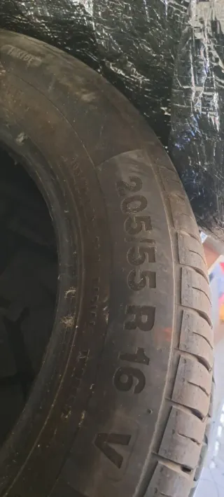 Neumático Continental 205 55 16 V