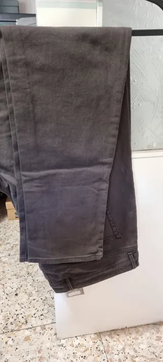 Pantalón vaquero Massimo Dutti marron Talla 50