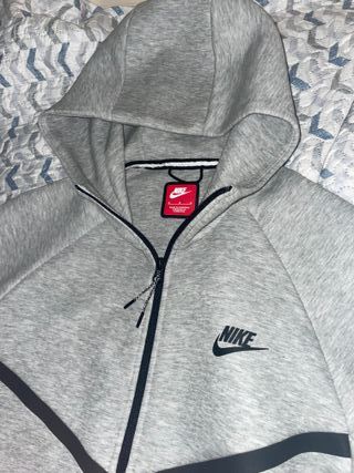 Sudadera Nike Tech Gris