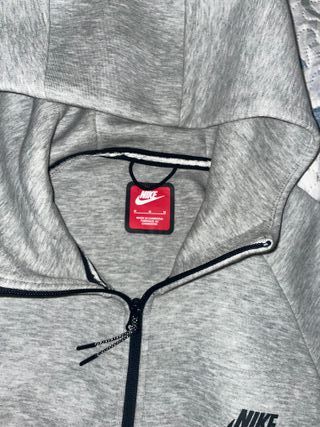 Sudadera Nike Tech Gris