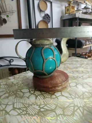 Tetera antigua turquesa y metal