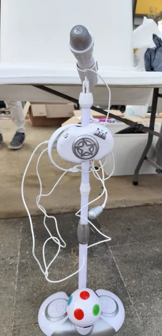 Micrófono infantil con soporte y luces y de oreja