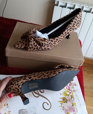 Elegantes zapatos tacón animal print #38