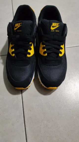 Nike Air Max Negro y Amarillo