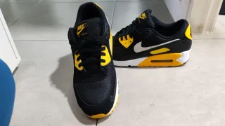 Nike Air Max Negro y Amarillo