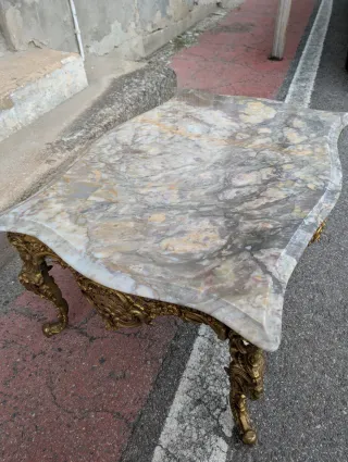 Mesa de bronce y mármol estilo barroco