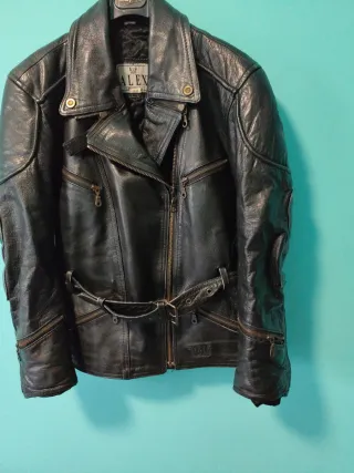 Cazadora de cuero para mujer