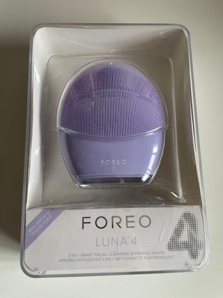FOREO LUNA 4 Cepillo Limpiador Facial Púrpura