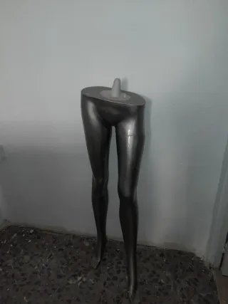 Piernas maniquí femenina