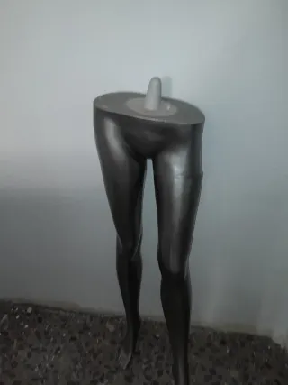 Piernas maniquí femenina