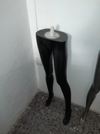 Piernas maniquí femenina