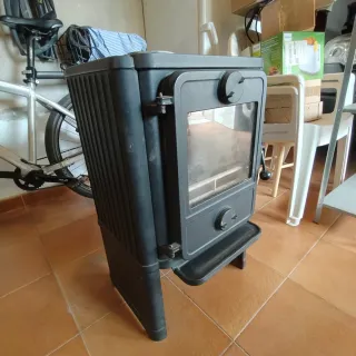 Estufa leña/carbón Morso Negra
