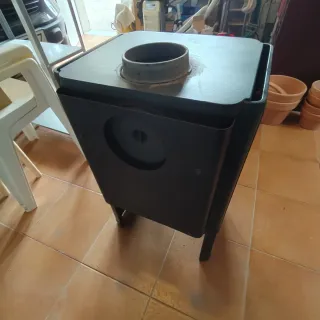 Estufa leña/carbón Morso Negra
