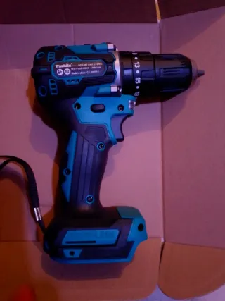 Taladro Makita DDF487 motor Brushless