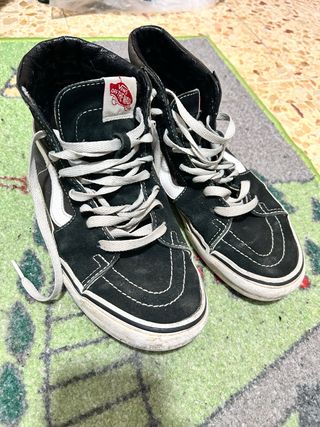 Zapatillas Vans Sk8-Hi Negras y Blancas