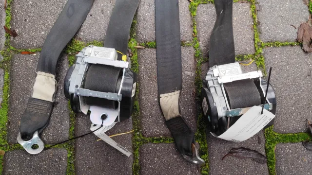 Cinturones Delanteros VW Golf 6 5 Puertas