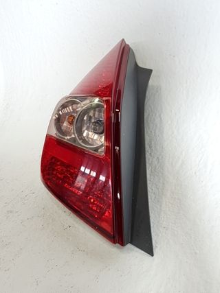 PILOTO TRASERO IZQUIERDO HONDA JAZZ (GK)