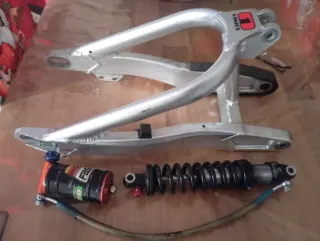 Basculante Cantilever con Amortiguador