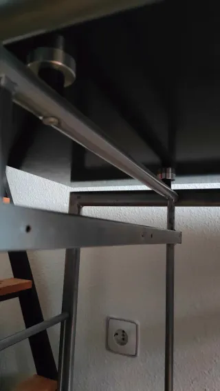 Tavolo da scrivania con superficie in vetro temperato nero