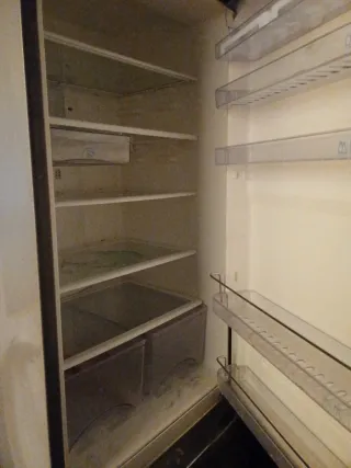 Nevera de puerta blanca