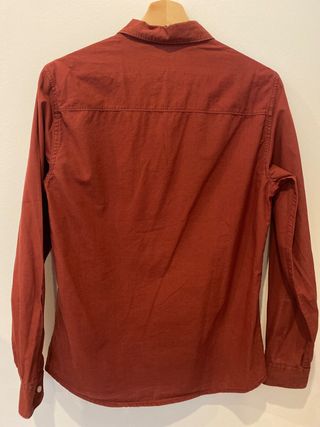 Camisa casual hombre rojo teja