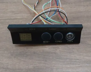 Display para PCs antigos com LED e Botão Turbo