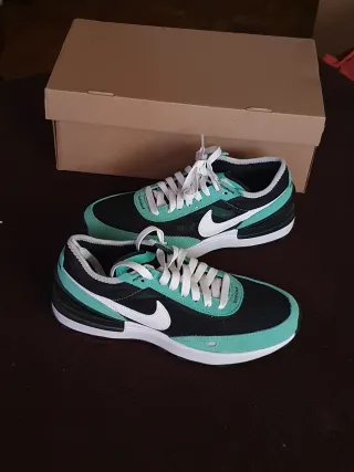 Nike Waffle menta/negro T.38