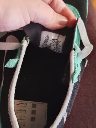 Nike Waffle menta/negro T.38