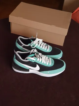 Nike Waffle menta/negro T.38