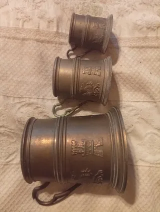 Set 3 boccali vintage in metallo