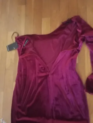 Vestido nuevo fiesta un hombro descubierto granate