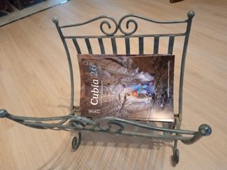 REVISTERO PLEGABLE RÚSTICO VINTAGE DE FORJA METAL