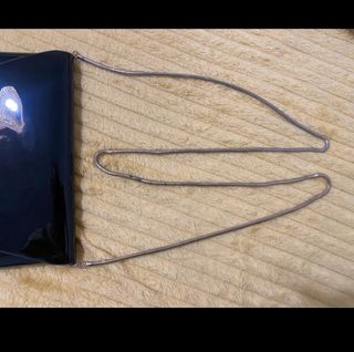 Bolso de mano negro charol