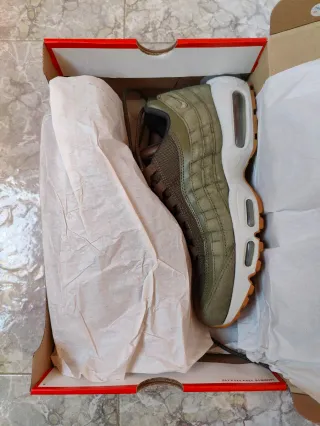 Nike Air Max 95 Verde Talla 42.5 casi NUEVAS