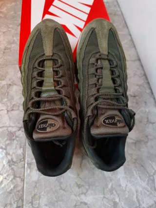 Nike Air Max 95 Verde Talla 42.5 casi NUEVAS