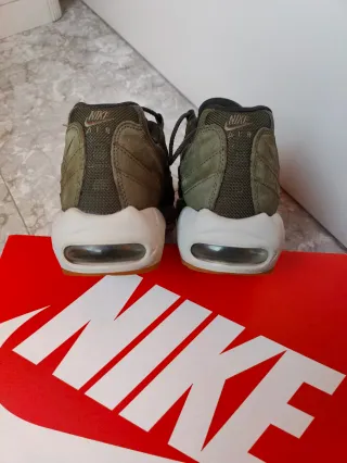 Nike Air Max 95 Verde Talla 42.5 casi NUEVAS