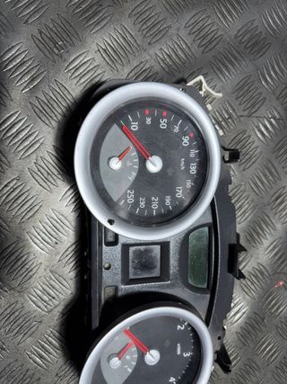 Cuadro Instrumentos Renault Megane II 2004