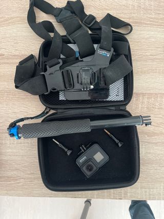 GoPro Hero 7 + Accesorios ( Arnes para el pecho)