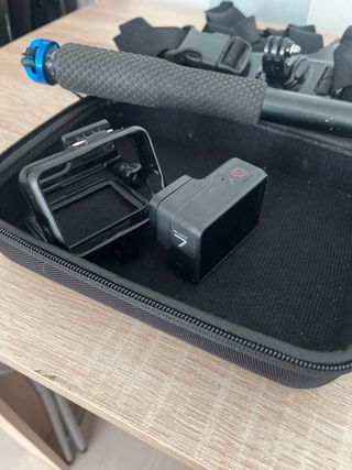 GoPro Hero 7 + Accesorios ( Arnes para el pecho)