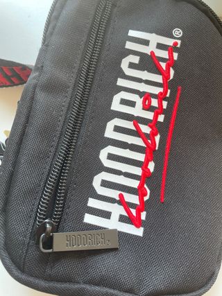 Riñonera Hoodrich Negra y Roja Sin Estrenar