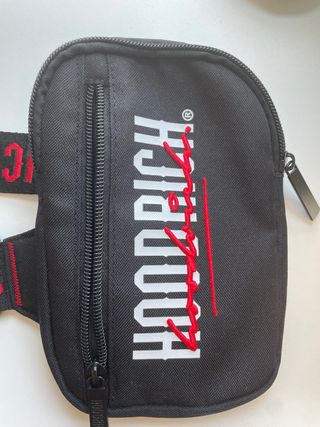 Riñonera Hoodrich Negra y Roja Sin Estrenar