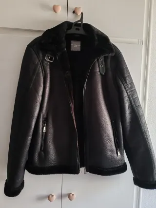 Chaqueta negra invierno pelo Primark