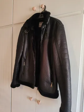 Chaqueta negra invierno pelo Primark