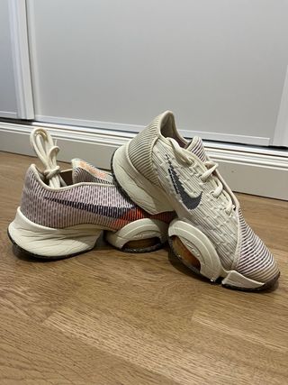 Zapatillas Nike Beige y Rosa