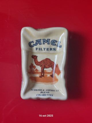 Cenicero Cerámica Camel Filters
