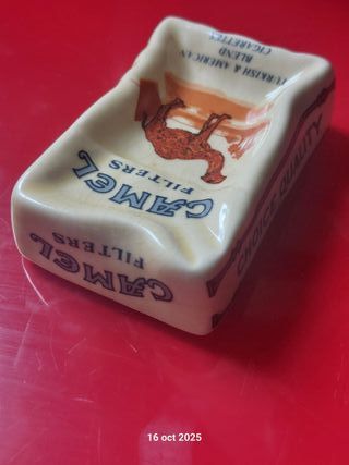Cenicero Cerámica Camel Filters
