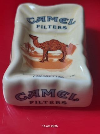 Cenicero Cerámica Camel Filters