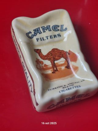 Cenicero Cerámica Camel Filters